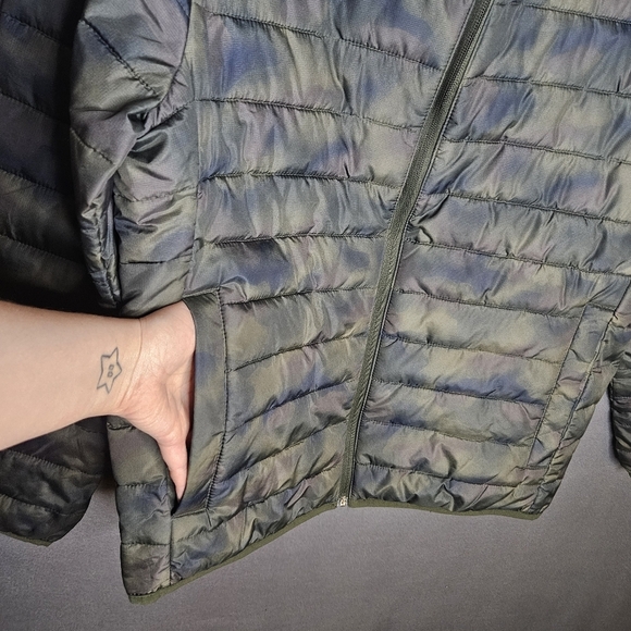 GAP Men's Medium ColdControl Lightweight Puffer Jacket Water Resist GREEN CAMO - Picture 2 of 13